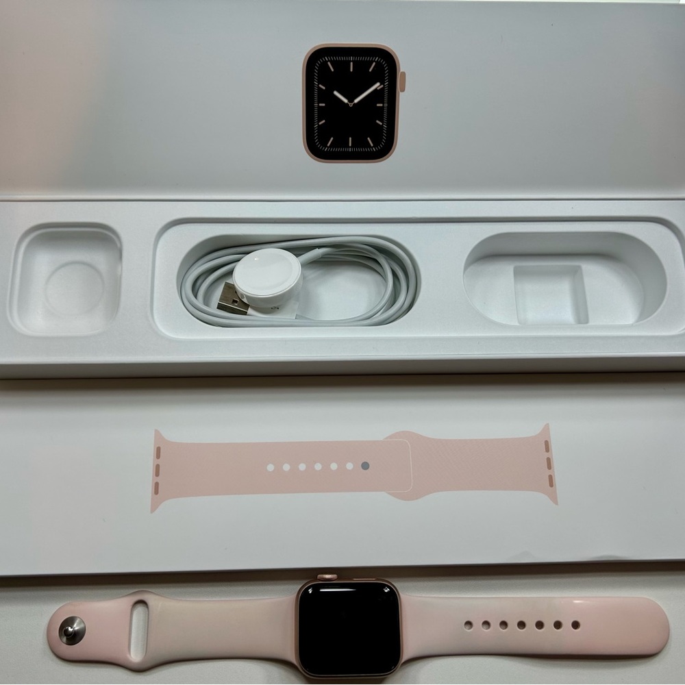 Apple Watch Series 5 Pink